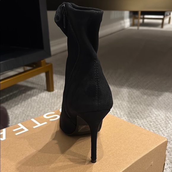 JustFab- Elvina Stiletto Bootie - Picture 9 of 12